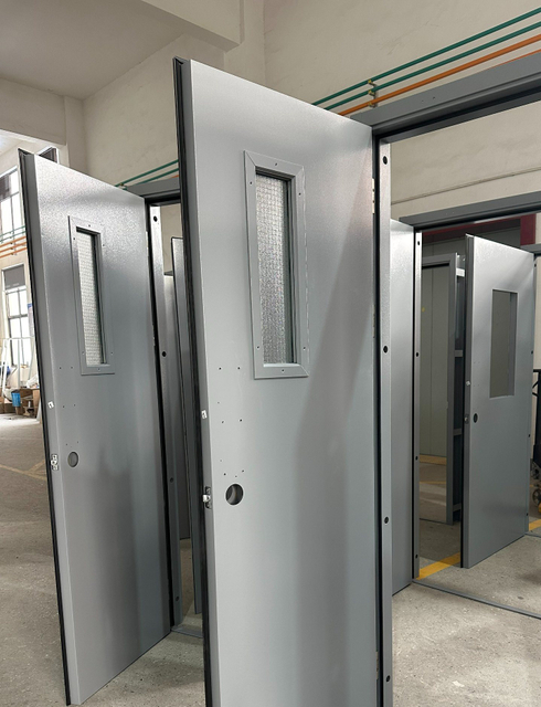 China Top 1.5h Certificate Fire Rated Door with Panic Bar and Ball Knob