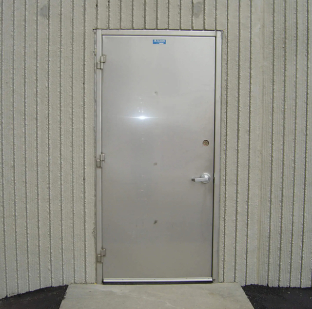 China Manufacturer Electrostatic Powde Steel Shaft Doors Security Doors Commerical Doors