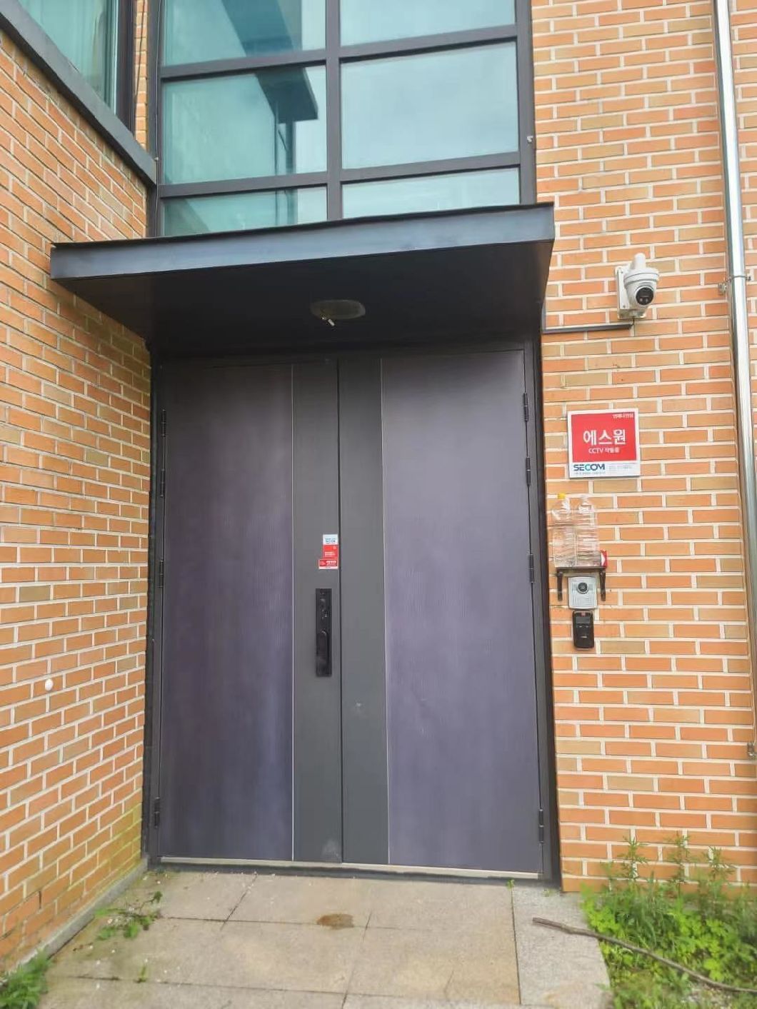 Low Price High Security Unequal Doors with Smart Lockset Color (optional)